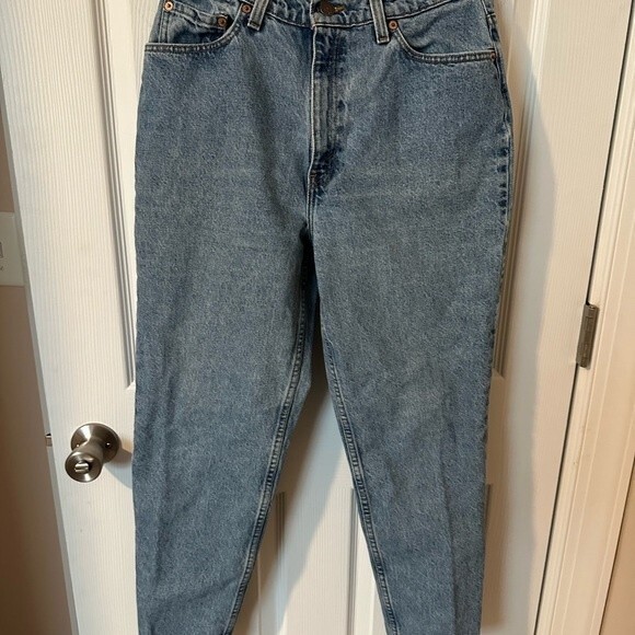 Vintage 1990’s Women’s 521 Levi’s Tapered Fit Jeans 12P 30x27 High Rise Mom Jean - Picture 5 of 9